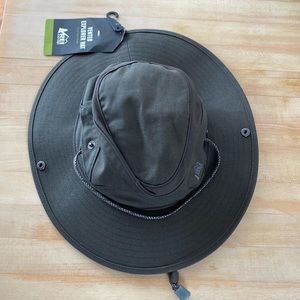 REI vented explorer hat - brand new- dark green